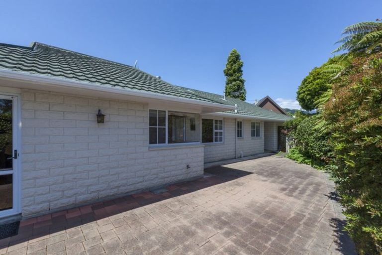 Photo of property in 32 Kohekohe Road, Waikanae, 5036