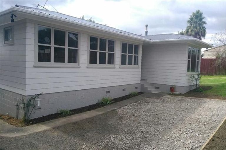 Photo of property in 613 Massey Road, Mangere, Auckland, 2022