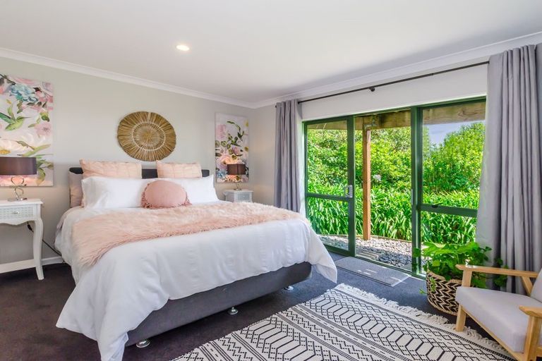 Photo of property in 56 Kakariki Grove, Waikanae, 5036