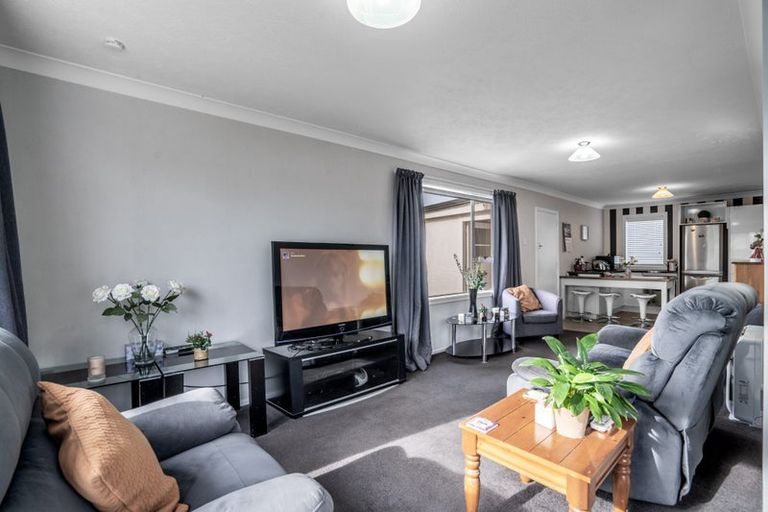 Photo of property in 77 Stobo Street, Grasmere, Invercargill, 9810