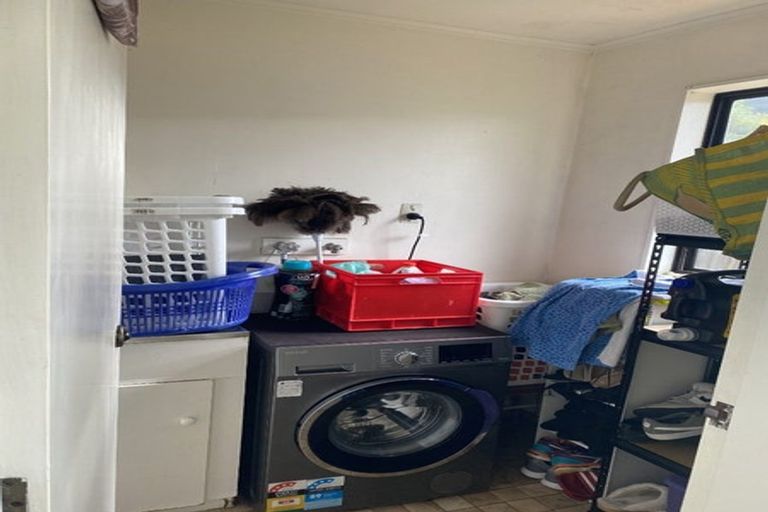 Photo of property in 10 Westra View, Tawa, Wellington, 5028