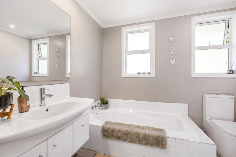 Photo of property in 1/58 Mere Road, Taupo, 3330