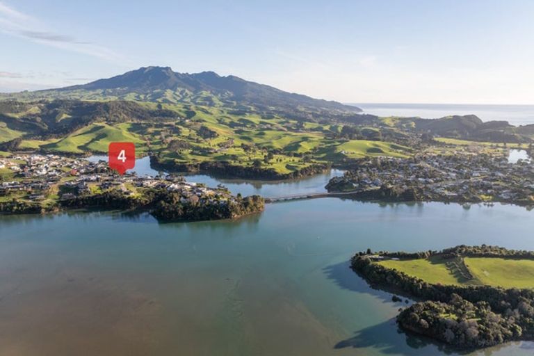 Photo of property in 4 Omahina Street, Raglan, 3225