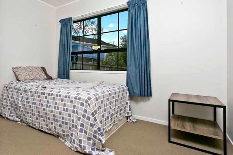 Photo of property in 13 Santiago Crescent, Unsworth Heights, Auckland, 0632
