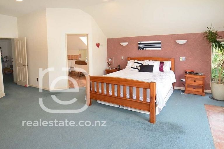 Photo of property in 2 Roseville Road, Gulf Harbour, Whangaparaoa, 0930