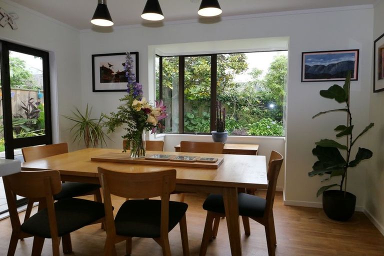 Photo of property in Willow Court, 6/15 Pehi Kupa Street, Waikanae, 5036