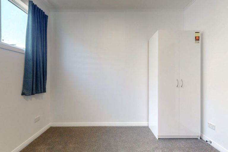 Photo of property in 69 Ranui Crescent, Khandallah, Wellington, 6035