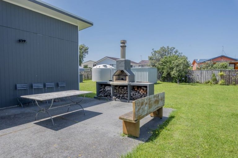 Photo of property in 38 Rua Avenue, Waitarere Beach, Levin, 5510