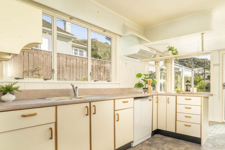 Photo of property in 159 Broderick Road, Johnsonville, Wellington, 6037