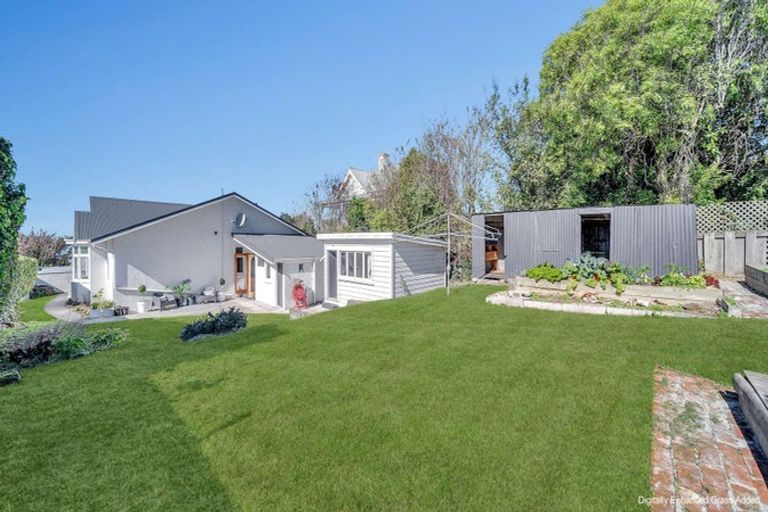 Photo of property in 16 Greta Street, South Hill, Oamaru, 9400