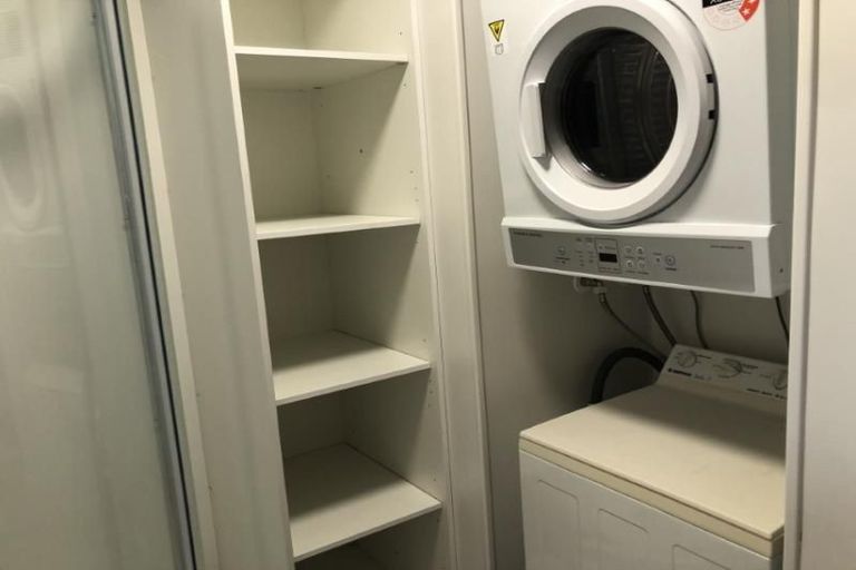 Photo of property in Hobson Court Flats, 28/70u Hobson Street, Thorndon, Wellington, 6011