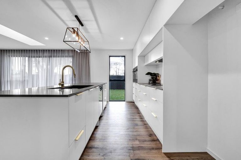 Photo of property in 74 Turuturu Road, Hawera, 4674