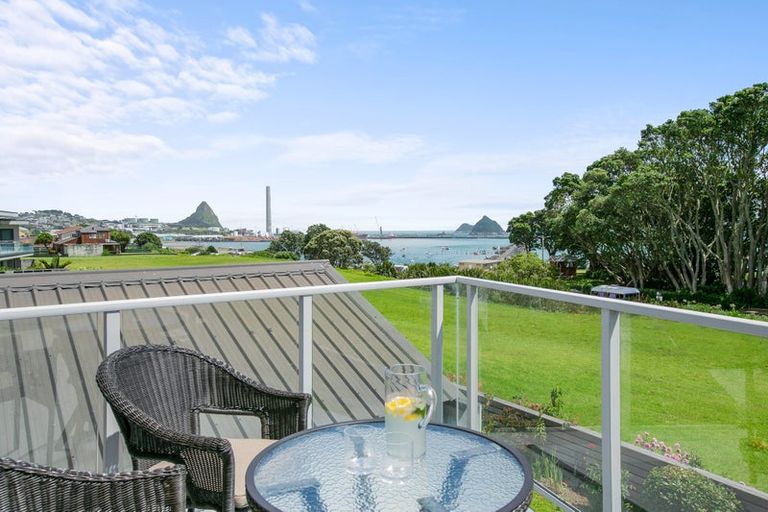 Photo of property in 1/10 Birdwood Avenue, Moturoa, New Plymouth, 4310