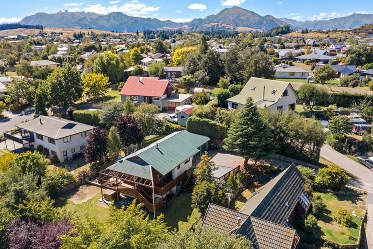 Photo of property in 9 Mount Iron Drive, Wanaka, 9305