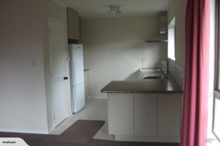 Photo of property in 2/10 Metric Place, Te Atatu South, Auckland, 0610