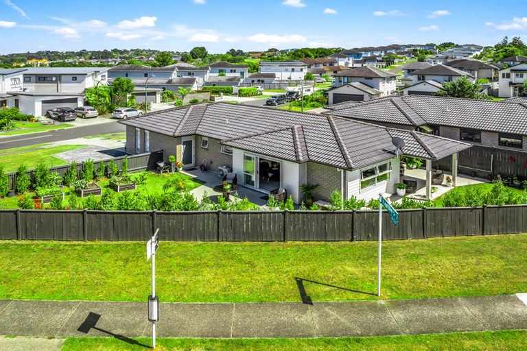 Photo of property in 2 Maylee Crescent, Gulf Harbour, Whangaparaoa, 0930