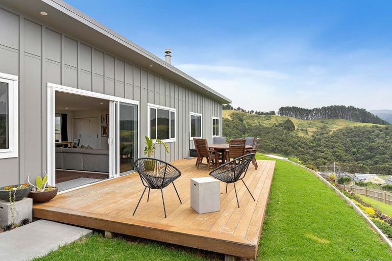 Photo of property in 16 Manatu Close, Whangamata, 3691