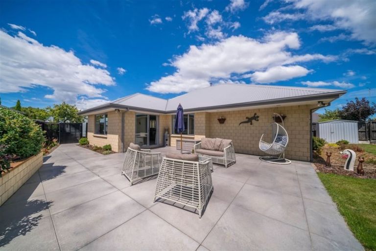 Photo of property in 11 Goldie Place, Rolleston, 7614