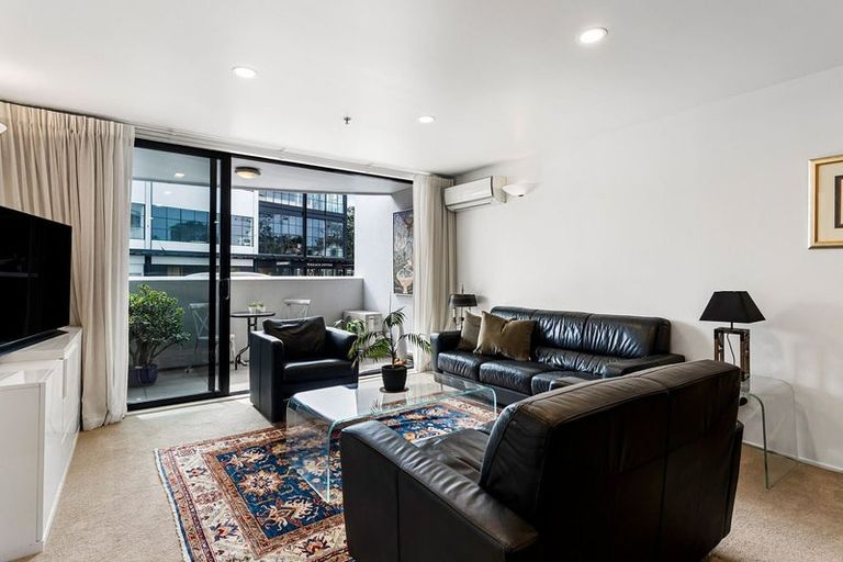 Photo of property in 1i/175 Hurstmere Road, Takapuna, Auckland, 0622