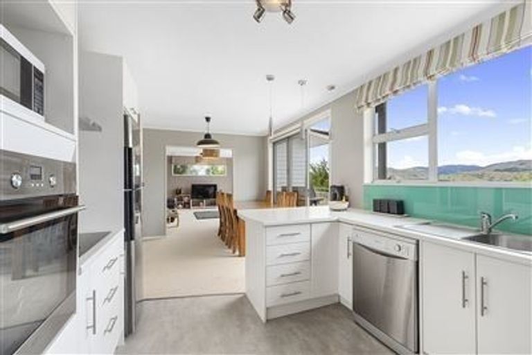 Photo of property in 31 Spinnaker Drive, Whitby, Porirua, 5024