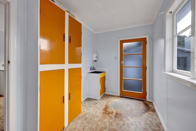 Photo of property in 9 Manawapou Road, Hawera, 4610