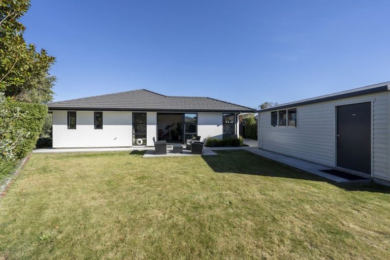 Photo of property in 2/8 Hurst Place, Parklands, Christchurch, 8083