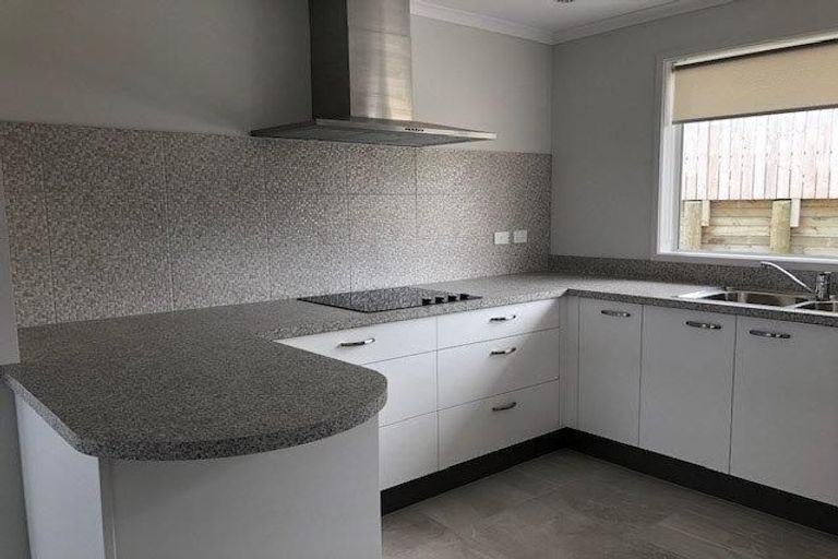 Photo of property in 50 Matija Place, Red Beach, 0932