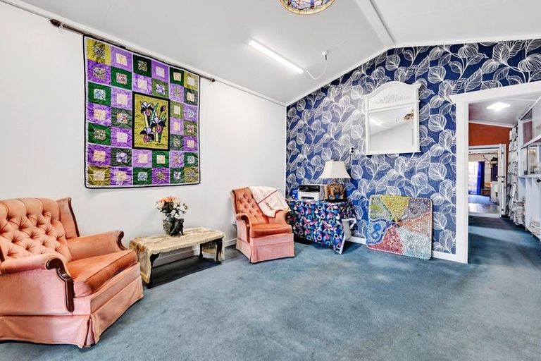 Photo of property in 20 Domett Street, Waitara, 4320