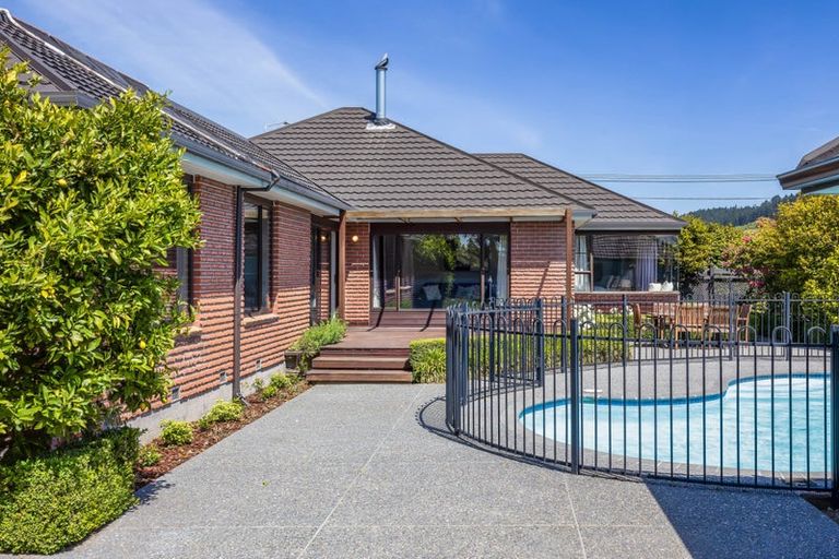 Photo of property in 168 Cashmere Road, Hoon Hay, Christchurch, 8025