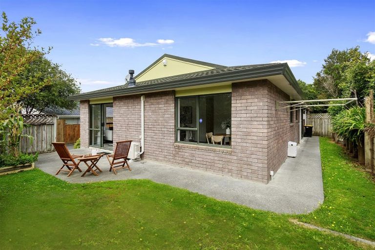 Photo of property in 73a Larsen Crescent, Tawa, Wellington, 5028