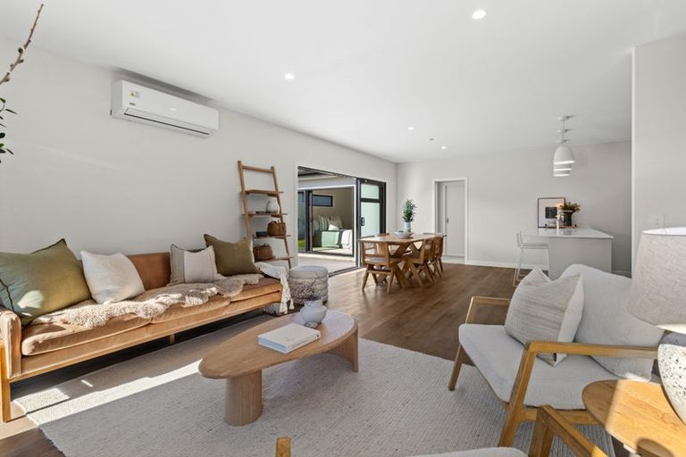 Photo of property in 15 Cassin Place, Taradale, Napier, 4112