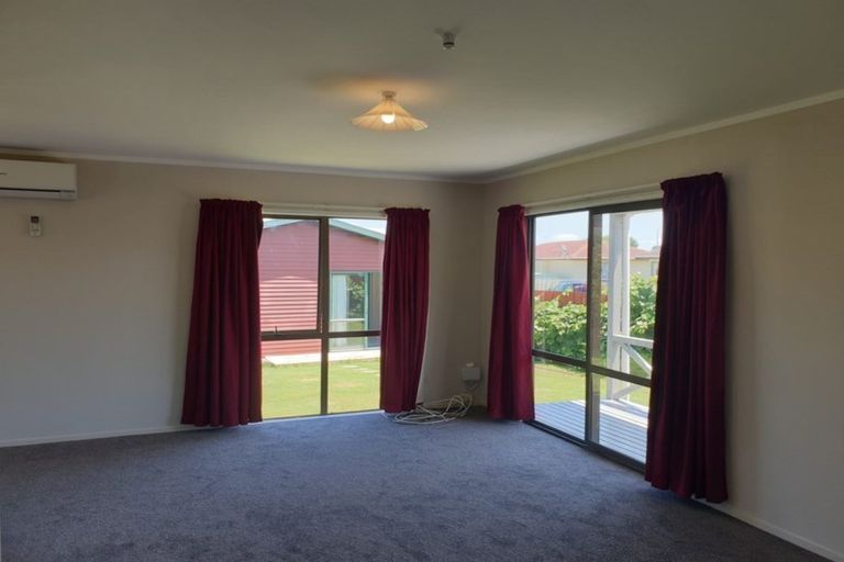 Photo of property in 24 Growers Lane, Mangere East, Auckland, 2024
