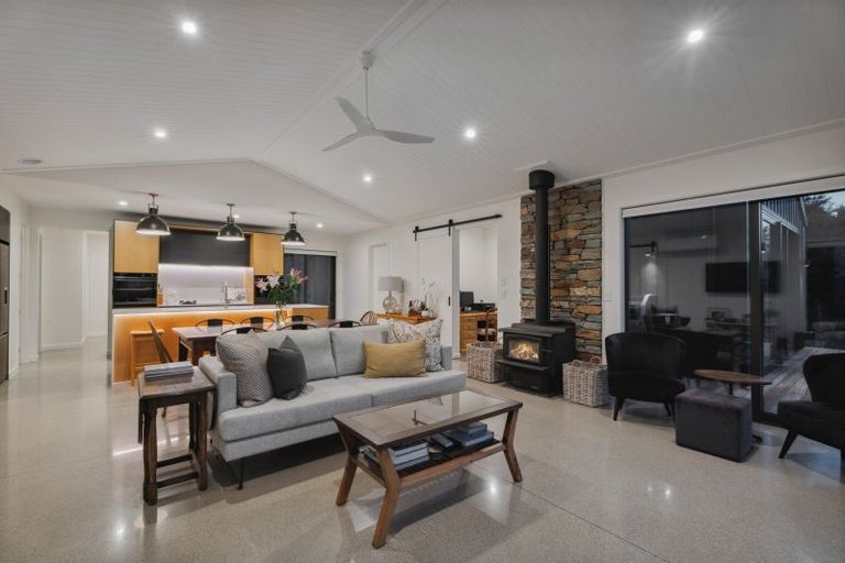 Photo of property in 10a Old Racecourse Road, Albert Town, Wanaka, 9305