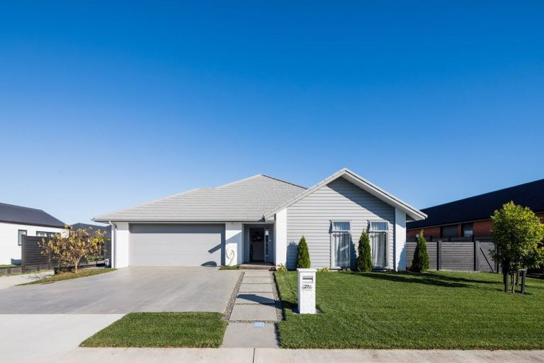 Photo of property in 27c Isobel Hodgson Drive, Cambridge, 3434