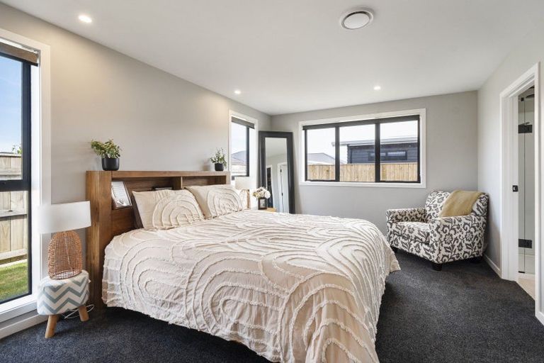 Photo of property in 12 Kanzan Grove, Maewa, Feilding, 4702