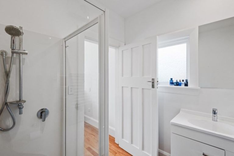 Photo of property in 22 Winton Street, St Albans, Christchurch, 8014