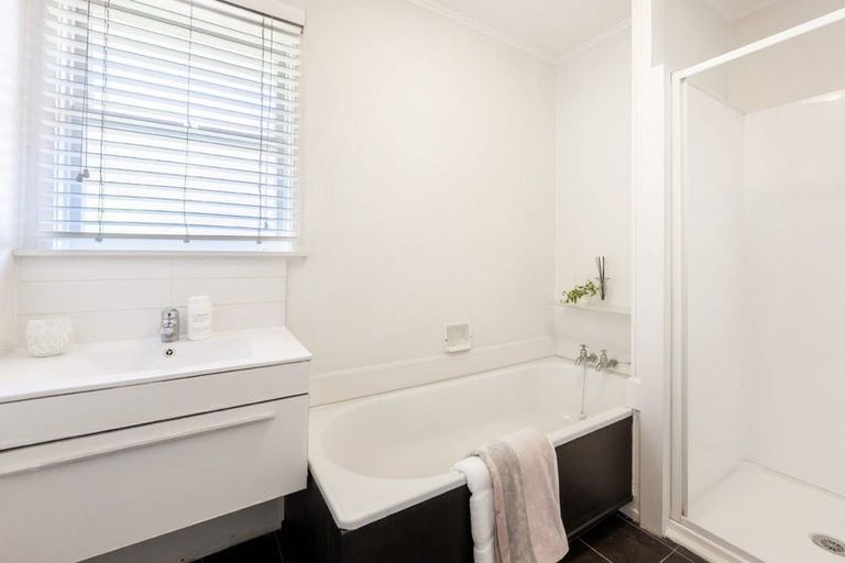 Photo of property in 1/153 Shakespeare Road, Milford, Auckland, 0620