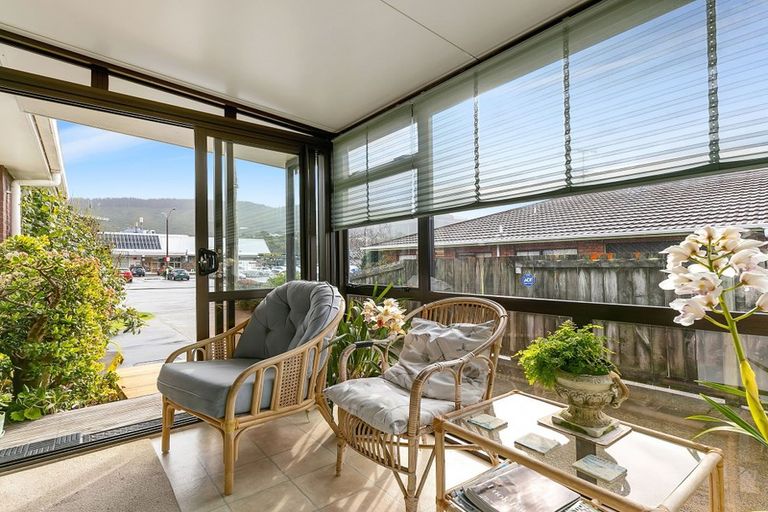 Photo of property in 42 Oxford Street, Tawa, Wellington, 5028