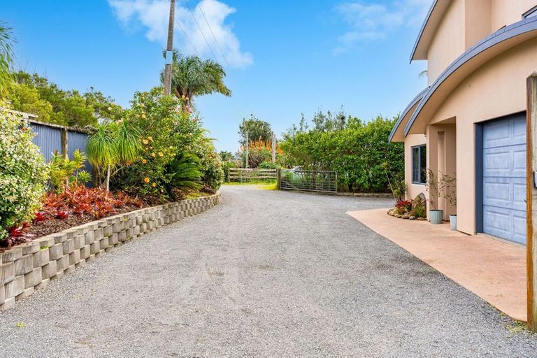 Photo of property in 381 Cove Road, Waipu, 0582