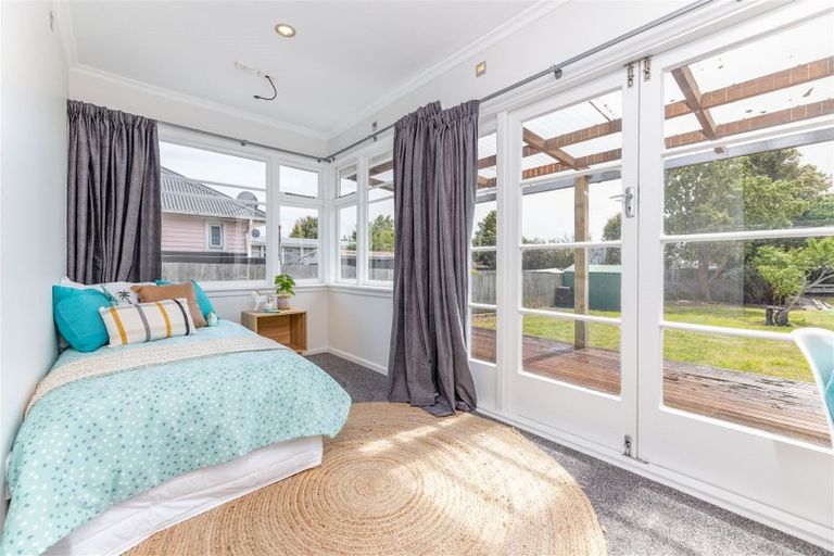 Photo of property in 215 Breezes Road, Aranui, Christchurch, 8061