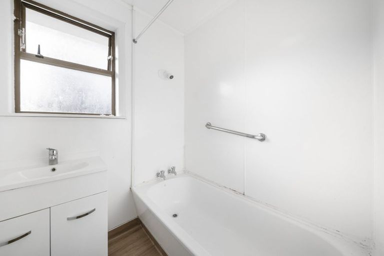 Photo of property in 3 Buller Crescent, Manurewa, Auckland, 2102