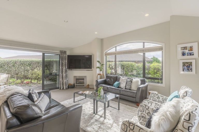 Photo of property in 8 Pateke Way, Paraparaumu Beach, Paraparaumu, 5032