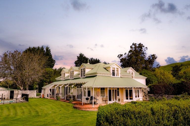 Photo of property in 8 Maungahina Road, Te Ore Ore, Masterton, 5886