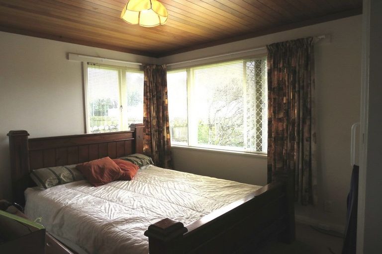 Photo of property in 20 Bridge Avenue, Te Atatu South, Auckland, 0610