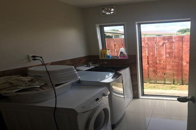 Photo of property in 16 Antalya Place, Manurewa, Auckland, 2102