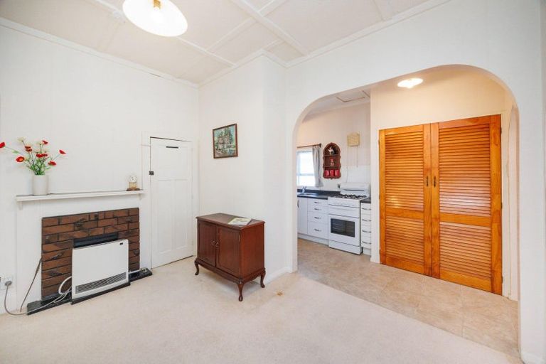 Photo of property in 74 Shamrock Street, Takaro, Palmerston North, 4412