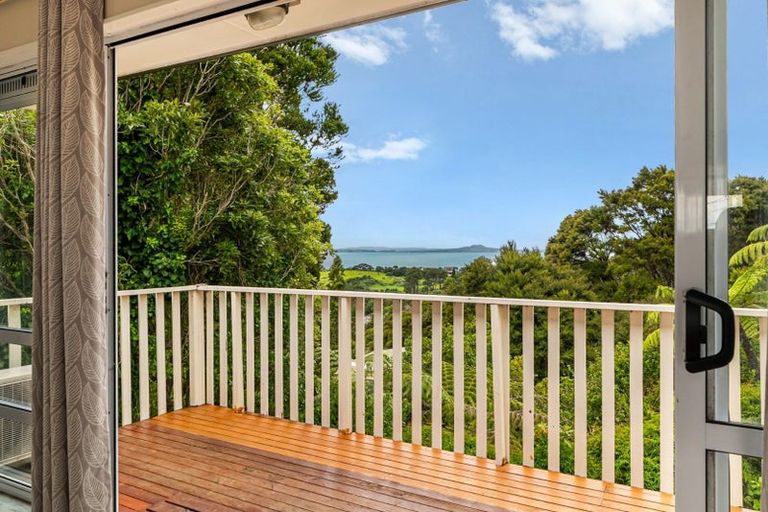 Photo of property in 98 Wade River Road, Stanmore Bay, Whangaparaoa, 0932