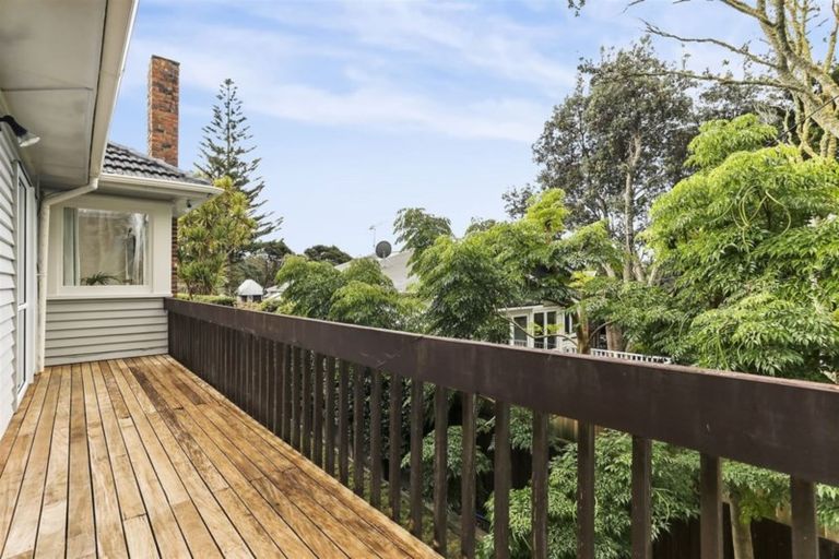 Photo of property in 18 Glade Place, Birkenhead, Auckland, 0626