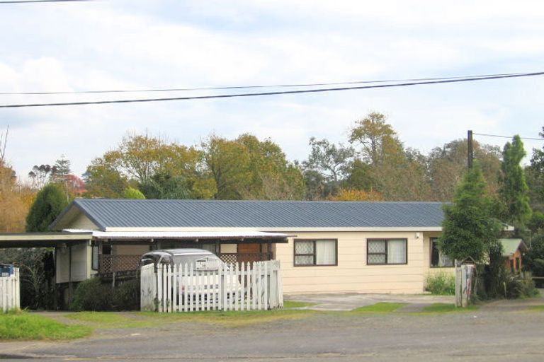 Photo of property in 2/34 Don Buck Road, Massey, Auckland, 0614