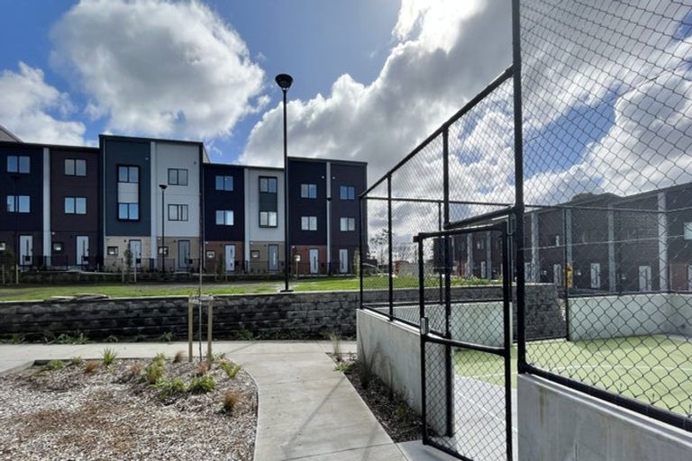 Photo of property in 5/60 Selo Street, Glen Eden, Auckland, 0602